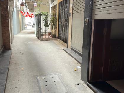 Cho thuê nhà Ngõ 59 Hoàng Hoa Thám, diện tích 70m , mặt tiền 5.5m, giá  8 triệu