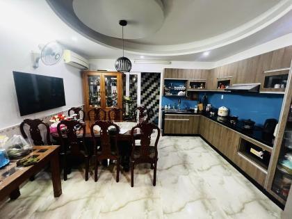 Ở NGAY! Bán Nhà Đẹp 4 Tầng Xe Hơi Thông Trần Quang Diệu, 56m2, Chỉ 11 Tỷ TL