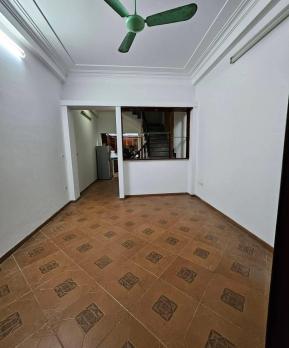 Bán nhà phố Vũ Ngọc Phan, Đống Đa, ngõ thông, ô chờ thang máy, cực gần ô tô