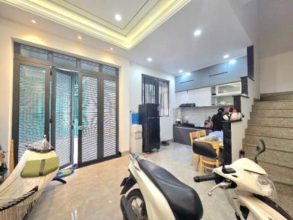 Bán nhà HXH gần Emart Phan Huy Ích 4 tầng ngang 6.3m nhà dòng tiền 144tr/năm chỉ 4 tỷ.