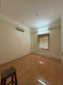 Bán gấp căn hộ chung cư đường Lê Văn Lương, Thanh Xuân, lô góc thoáng mát, giá tốt