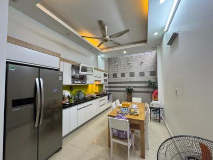 Cần bán nhà riêng 4 tầng ngõ 466 Đê La Thành oto đỗ cửa 19.5 tỷ