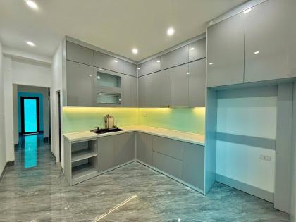 Cần bán nhà riêng chính chủ 6 tầng thang máy ngõ 1194 Đường Láng oto đỗ cửa