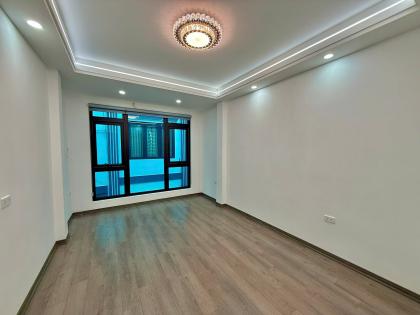 Cần bán nhà riêng chính chủ 6 tầng thang máy ngõ 1194 Đường Láng oto đỗ cửa