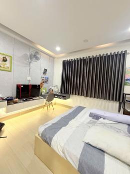 Bán nhà HXH Trần Thái Tông ngang gần 4m 4 tầng sát mặt tiền đường Trường Chinh nhỉnh 3 tỷ