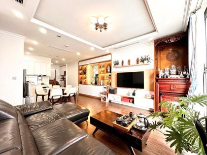 Bán căn hộ tòa R2 Sunshine Riverside Võ Chí Công 90m2 3N2VS giá 10,6 tỷ.