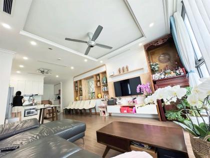 Bán căn hộ tòa R2 Sunshine Riverside Võ Chí Công 90m2 3N2VS giá 10,6 tỷ.