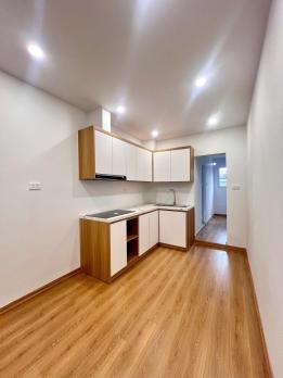 Bán căn hộ tập thể Thanh Xuân Bắc, Thanh Xuân, nhà đẹp ở ngay, 2 thoáng, ô tô đỗ chân cầu thang