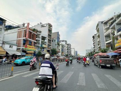 Nhà MTKD 5 lầu ngang 5.5m 176m2 ngay Vincom Nguyễn Xí Bình Thạnh KD dòng tiền 34.9 tỷ.