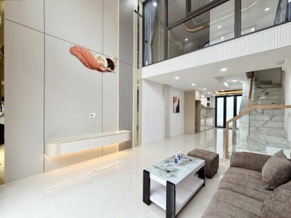 Bán nhà mới Hẻm 10m Lê Quang Định, gần Phạm Văn Đồng, 4,1x13m, 5 T - 4PN, 10,5 tỷ.