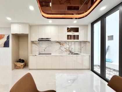 Bán nhà mới Hẻm 10m Lê Quang Định, gần Phạm Văn Đồng, 4,1x13m, 5 T - 4PN, 10,5 tỷ.