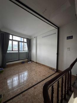 Bán Nhà Mặt Phố Phạm Hồng Thái Ba Đình 46m2-2T MT4m Vỉa Hè 2 THOÁNG 30,3 Tỷ Phạm Hồng Thái.