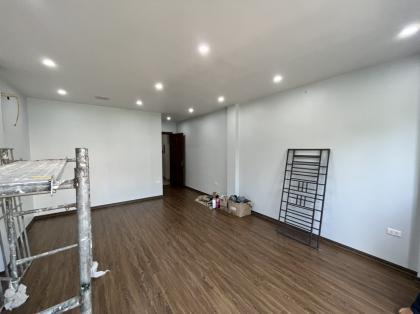 Cho thuê nhà mới KĐT Văn Khê thông sàn thang máy chỉ 14tr 0903409888