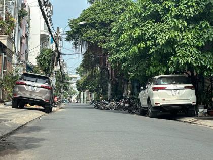 Bán CHDV 6L ngang 5.5m 110m2 HXT Dương Quảng Hàm 10PN T.máy ngay Văn Lang TN60tr 21 tỷ.