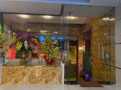 Khách sạn 7 tầng 2 sao hầm T.máy 22P 5.6m 125m2 MT gần Thống Nhất DT 180tr chỉ 23 tỷ.
