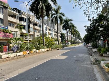 Cần bán căn liền kề 4 tầng xây mới trục Hoàng Quốc Việt kéo dài DT 50m giá 11.5 tỷ