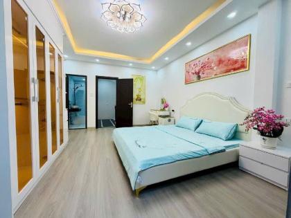 Hàng xóm Vin Olympic, vài bước ra chợ Tả Thanh Oai, nhà xây mới 36m2x5T chỉ 6.x tỷ. 0989626116