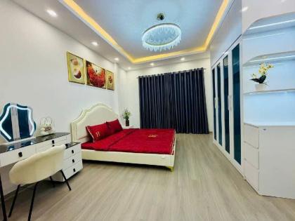 Hàng xóm Vin Olympic, vài bước ra chợ Tả Thanh Oai, nhà xây mới 36m2x5T chỉ 6.x tỷ. 0989626116