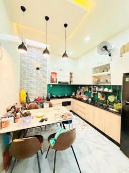 SÁT MT! Bán Nhà 2 Tầng Cực Đẹp Thành Thái, 45m2, Chỉ 7.3 Tỷ TL