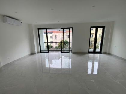 Cho thuê nhà Hoàng Thành Villas Mỗ Lao 150m x 5 tầng thông sàn thang máy 50tr 0903409888