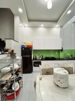 HOT! Bán Nhà 5 Tầng Lung Linh Hẻm Xe Hơi Đường 3/2, 62m2, Chỉ 11.3 Tỷ TL