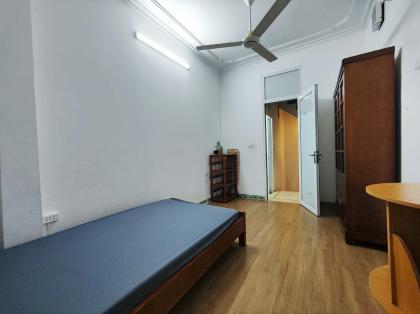 CHO THUÊ NHÀ PHỐ ĐỘI CẤN, LIỄU GIAI, BA ĐÌNH, SẴN NÔI THẤT, NGÕ THÔNG, 15M RA Ô TÔ