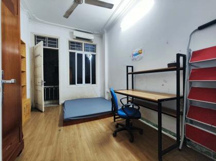 CHO THUÊ NHÀ PHỐ ĐỘI CẤN, LIỄU GIAI, BA ĐÌNH, SẴN NÔI THẤT, NGÕ THÔNG, 15M RA Ô TÔ