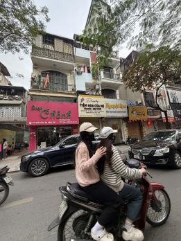 Bán Nhà Mặt Phố Đội Cấn Ba Đình 33/38m2-4T LÔ GÓC 2 THOÁNG 13,8 Tỷ Đội Cấn.