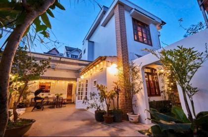 Cho thuê villa sân vườn 5 phòng ngủ full nội thất Ma Trang Sơn phường 5 Đà Lạt giá 23 triệu