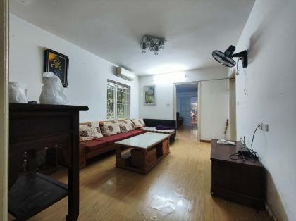 CHO THUÊ CĂN HỘ TẬP THỂ THÀNH CÔNG BA ĐÌNH, DIỆN TÍCH RỘNG, SÂN VƯỜN