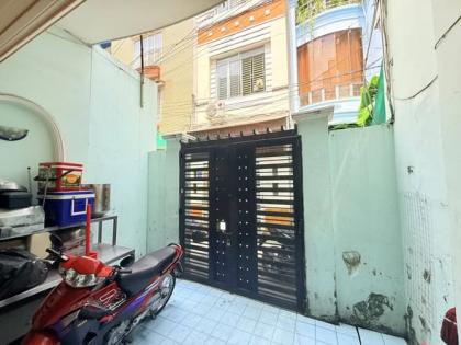 Nhà Đường Lạc Long Quân Quận Tân Bình Phường 11 Cũ.