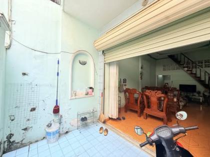 Nhà Đường Lạc Long Quân Quận Tân Bình Phường 11 Cũ.