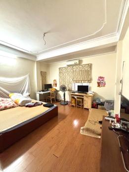 Bán nhà ngõ 86 Hào Nam, diện tích  đất 46m x 5 tầng, mặt tiền 4,5m, giá 9,4 tỷ.