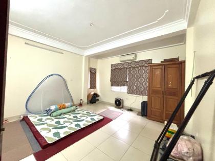 Bán nhà ngõ 86 Hào Nam, diện tích  đất 46m x 5 tầng, mặt tiền 4,5m, giá 9,4 tỷ.