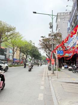 Bán nhà ngõ 166 Kim mã, diện tích  đất 33m x 4 tầng, mặt tiền 4m, giá 7,4 tỷ.