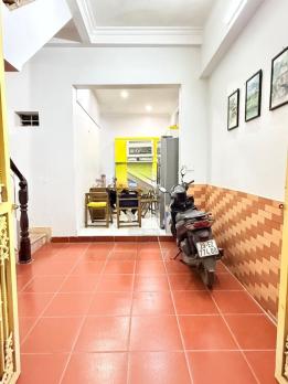 Bán nhà ngõ 166 Kim mã, diện tích  đất 33m x 4 tầng, mặt tiền 4m, giá 7,4 tỷ.