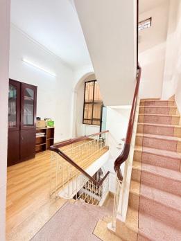 Bán nhà ngõ 166 Kim mã, diện tích  đất 33m x 4 tầng, mặt tiền 4m, giá 7,4 tỷ.