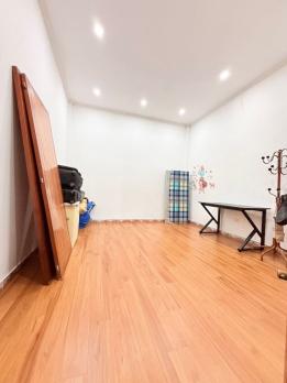 Bán nhà ngõ 166 Kim mã, diện tích  đất 33m x 4 tầng, mặt tiền 4m, giá 7,4 tỷ.