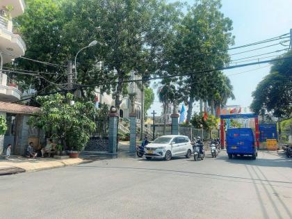 Bán nhà hẻm 12m Dương Quảng Hàm ngang 6m 102m2 3 tầng KD tốt ngay ĐH Văn Lang 19.5 tỷ.