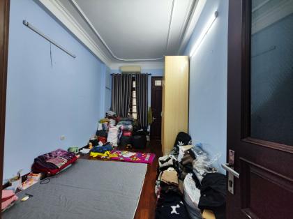 CHO THUÊ NHÀ RIÊNG PHỐ ĐỘI CẤN, BA ĐÌNH, NHÀ ĐẸP, NGÕ THÔNG, 10M RA Ô TÔ