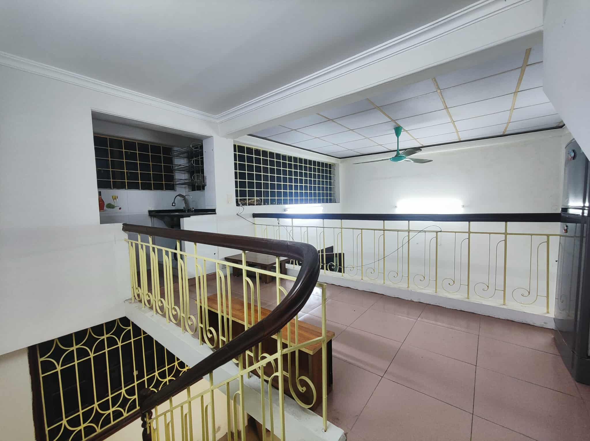 Cho thuê nhà ngõ 82 Kim mã diện tích 45m x 3 tầng, mặt tiền 8m, giá 11 triệu