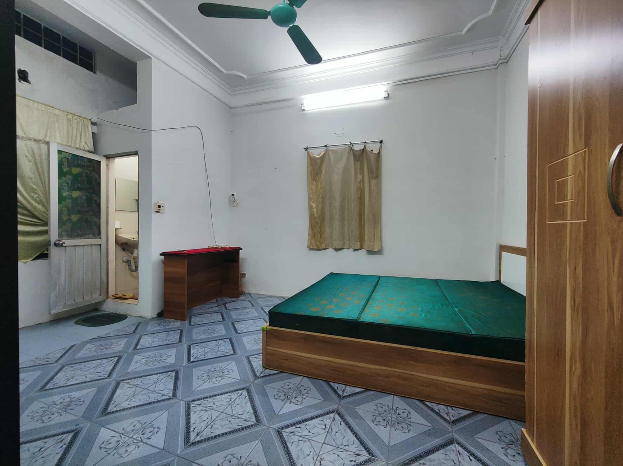 Cho thuê nhà ngõ 82 Kim mã diện tích 45m x 3 tầng, mặt tiền 8m, giá 11 triệu