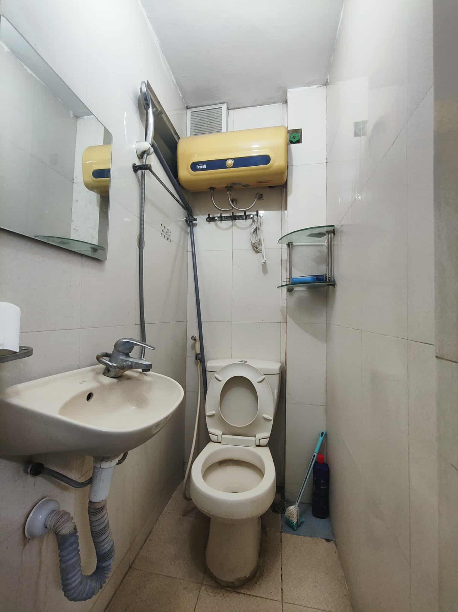 Cho thuê nhà ngõ 82 Kim mã diện tích 45m x 3 tầng, mặt tiền 8m, giá 11 triệu