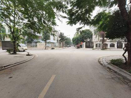 Biệt thự 3T thang máy khu ĐTM Văn Phú, Hà Đông. DT 198m MT10m, ô tô KD, 41.8 tỷ