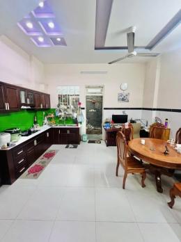 Bán nhà Mặt tiền Tây Sơn - gần đường Tân Hương, 5,1x18,5m, 2 Tàng - 3 PN, chỉ 8,5 tỷ.