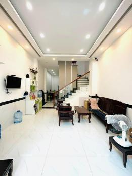 Ở NGAY! Bán Nhà Đẹp 3 Tầng Rộng Rãi Đường 3/2, 58m2, Chỉ 9.1 Tỷ TL