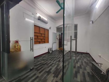 CHO THUÊ CỬA HÀNG ĐƯỜNG ĐÊ LA THÀNH, NGỌC KHÁNH, BA ĐÌNH, NGÕ Ô TÔ TẢI ĐỖ CỬA, VỈA HÈ RỘNG