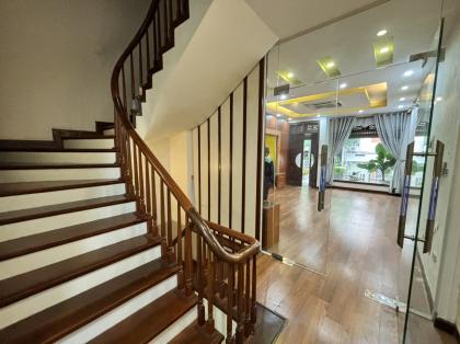 Cho thuê nhà đẹp KĐT Văn Quán 100m2 có thang máy chỉ 20tr 0903409888