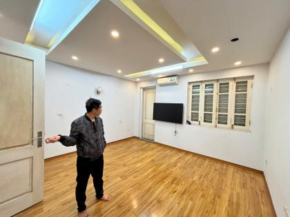 Cho thuê nhà đẹp KĐT Văn Quán 100m2 có thang máy chỉ 20tr 0903409888