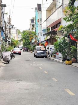 Bán nhà HXH 8m Thoại Ngọc Hầu - gần Nguyễn Sơn, 4x28m, Cấp 4, tiện xây, 3PN, 9,5 tỷ.